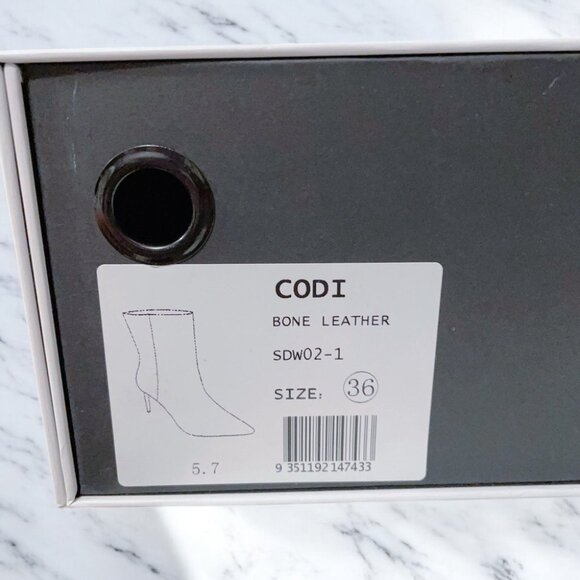 NIB Revolve Alias Mae Off White All Leather Bootie - Picture 4 of 7